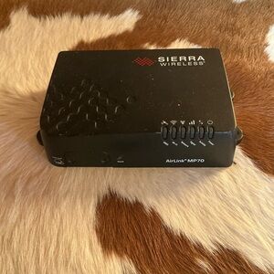 AirLink MP70 Black Wireless Router